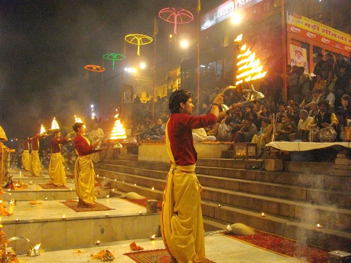 Aarti en el río Ganges