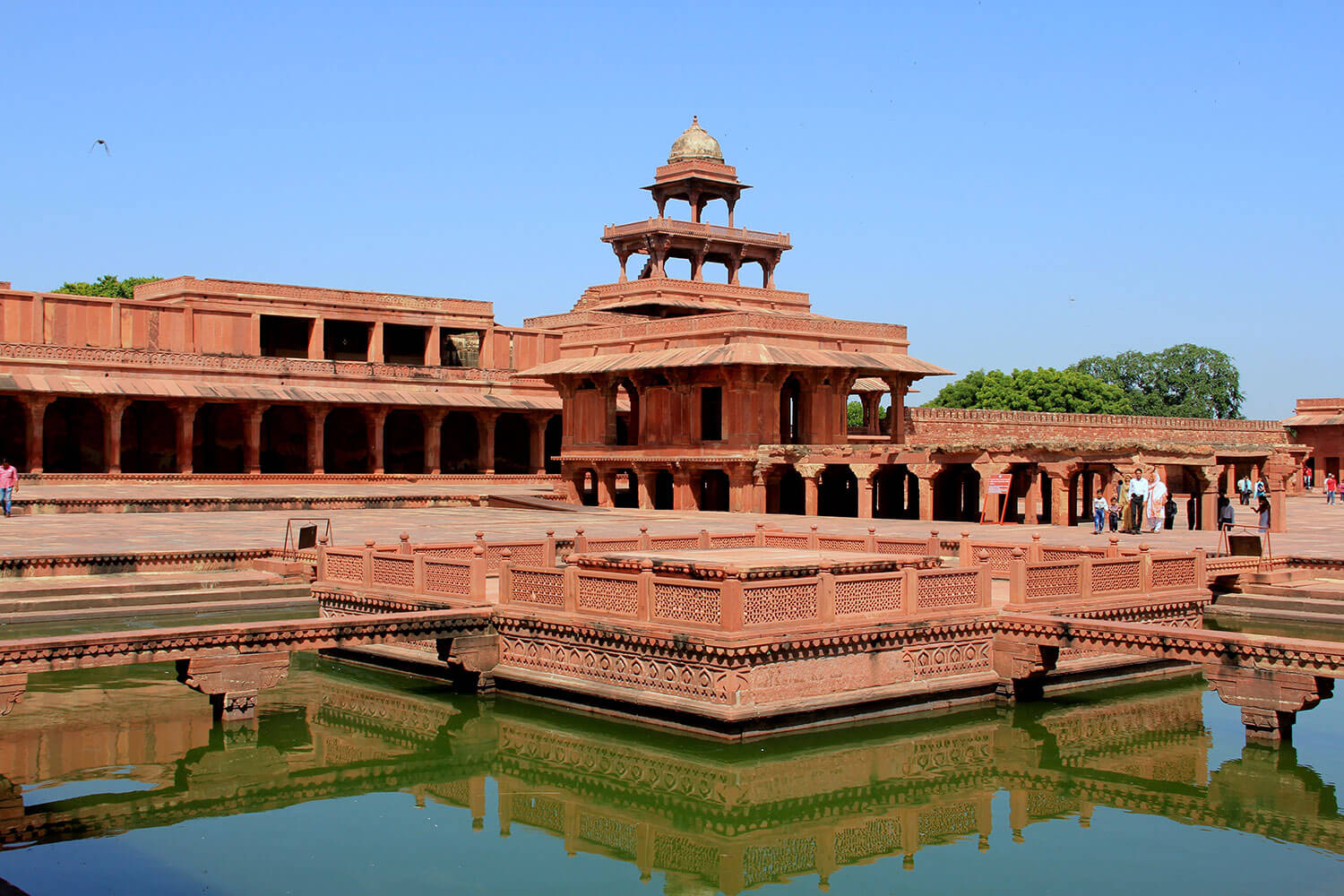  	 Fatehpur Sikri (Agra)